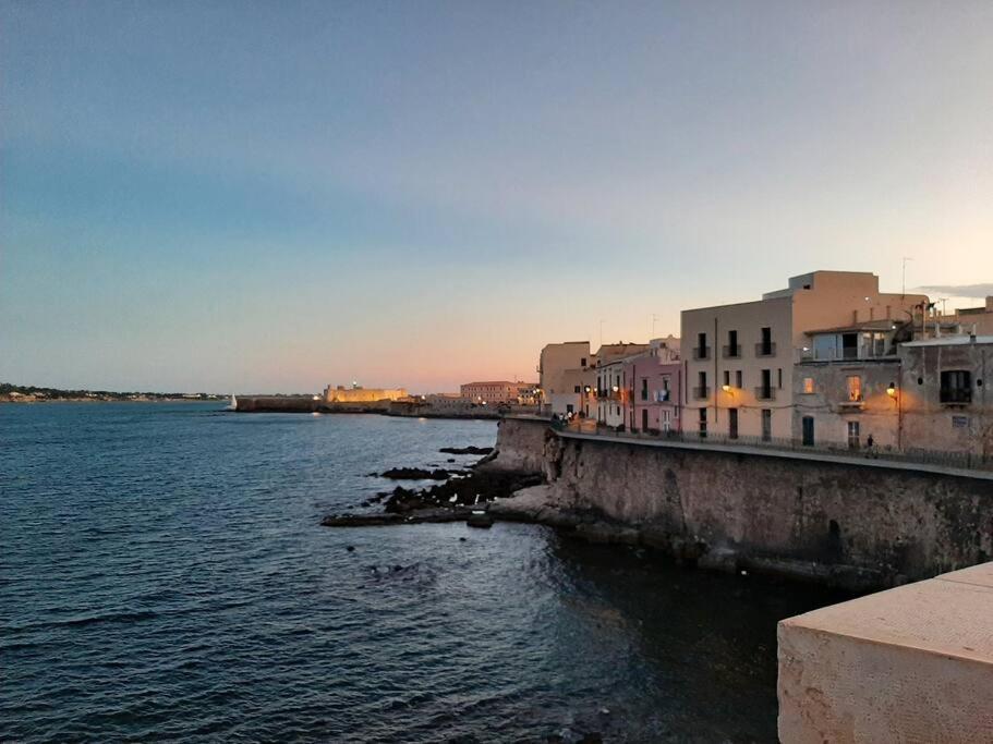 Casa Noa, Il Tuo Appartamento Nel Cuore Di Ortigia Szirakúza Kültér fotó